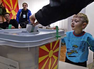 Ικανοποιημένη η κυβέρνηση της ΠΓΔΜ για την αποτυχία του δημοψηφίσματος