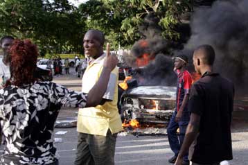Τουλάχιστον επτά νεκροί σε νέα αιματηρά επεισόδια στην Ακτή Ελεφαντοστού