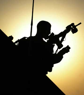 Οι Παλαιστίνιοι στη μετά Αραφάτ εποχή, ο Σαρόν στην… υπέρβαση του «Οδικού Χάρτη»