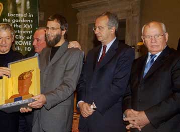 Με το «Νόμπελ των Νόμπελ» τιμήθηκε ο Γιουσούφ Ισλάμ