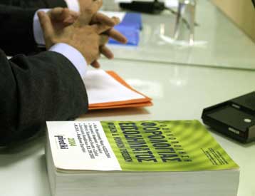 Σε βάρος των μικρομεσαίων τα νέα φορολογικά μέτρα κατά την αντιπολίτευση