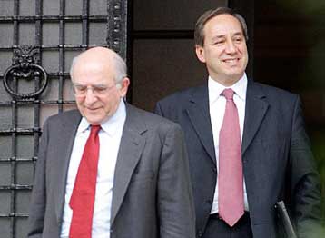 Τέσσερα «τρικ» εξανεμίζουν τις ελαφρύνσεις για τους φορολογούμενους