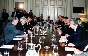 Στο Μέγαρο Μαξίμου το πρωί της Πέμπτης η αντιπροσωπεία του αμερικανικού Κογκρέσου