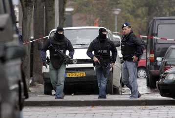 Οι ολλανδικές αρχές διέλυσαν στρατόπεδο εκπαίδευσης Κούρδων