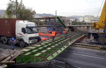 Αποκαταστάθηκε το μεσημέρι η κυκλοφορία στη λεωφόρο Πέτρου Ράλλη