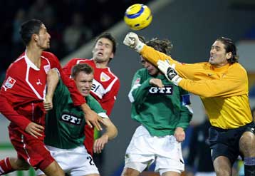 Ξανά στην κορυφή η Βόλφσμπουργκ, 3-0 την Στουτγκάρδη-Η Βέρντερ 2-2 με την Λεβερκούζεν