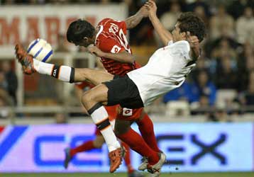 Σε… στραβοπάτημα της Μπαρτσελόνα και της Ρεάλ ελπίζει η Εσπανιόλ-Νίκη της «Ντεπόρ»