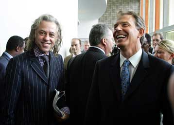 Νέο Band Aid ετοιμάζει ο Μπομπ Γκέλντοφ, αυτή τη φορά για τους πρόσφυγες του Νταρφούρ