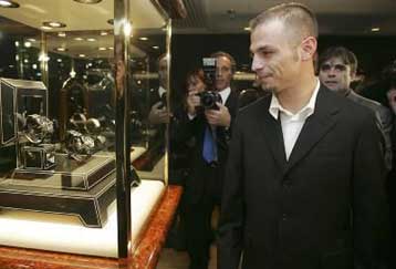 Λεφτά δεν υπάρχουν, μεταγραφές δεν γίνονται, βρήκαμε θέση για γήπεδο, λέει ο Ντέμης