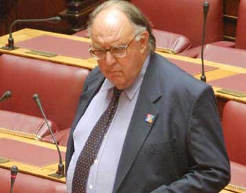 Για «διπλωματία της καρπαζιάς» κατηγορεί την κυβέρνηση ο Θ.Πάγκαλος