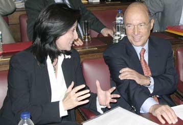 Ο τόπος και το ΠΑΣΟΚ έχουν ανάγκη τον Κώστα Σημίτη, λέει η Αννα Διαμαντοπούλου