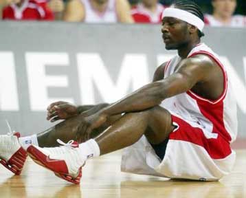 Ανανέωσε ο Ολυμπιακός τον Πέρι, πήρε και τον Μπράουν