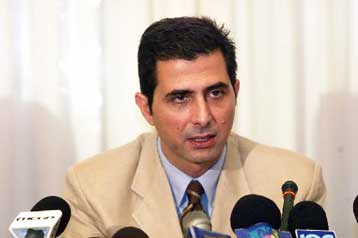 Εκλάπησαν απόρρητα έγγραφα για τα εξοπλιστικά από γραφείο βουλευτή