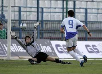 Με πρωταγωνιστή τον Μάντζιο άνετα η εθνική Ελπίδων, 5-0 το Καζακστάν