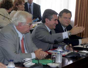 Νέα αντιπαράθεση ΠΑΣΟΚ με ΝΔ στα πλαίσια της Εξεταστικής για τους εξοπλισμούς