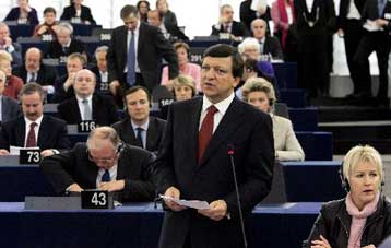 Την έγκριση του Ευρωπαϊκού Κοινοβουλίου αναμένει η νέα Κομισιόν υπό τον Μπαρόζο