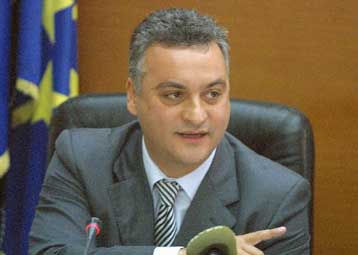 Για προάσπιση εφοπλιστικών συμφερόντων κατηγορεί το ΠΑΣΟΚ τον Μ.Κεφαλογιάννη