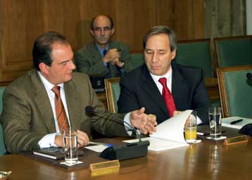 Με «ήπια προσαρμογή» η εξυγίανση της οικονομίας, λέει ο Κ.Καραμανλής