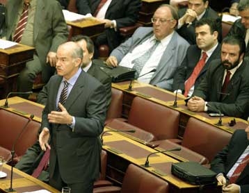 Έριδα επί της διαδικασίας για την παρέμβαση Παπανδρέου στη Βουλή