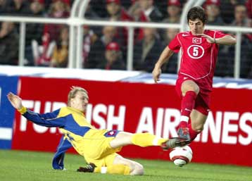 «Ηλεκτρικές καρέκλες» για τον Γιανάλ στην Τουρκία και τον Ιορντανέσκου στη Ρουμανία