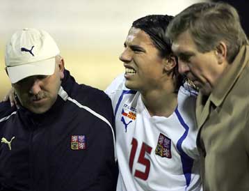 Νέο πλήγμα στην επίθεση της Λίβερπουλ, τραυματίστηκε ο Μπάρος