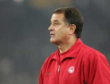 Η διακοπή του πρωταθλήματος προβληματίζει τον Μπάγεβιτς-«Ξεχάστε τη Λα Κορούνια»