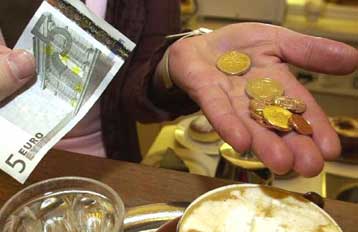 «Όχι» στην έκδοση χαρτονομισμάτων 1 ή 2 ευρώ λέει η ΕΚΤ