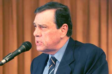 Για απόκρυψη της πραγματικής ανεργίας κατηγορεί την κυβέρνηση ο Θ.Τσούρας