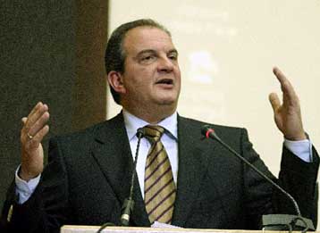 Κόντρα για την οικονομία εν όψει εξαγγελιών Καραμανλή στην Ήπειρο