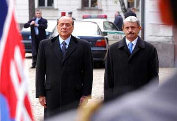 Με εκλογές απειλεί ο Μπερλουσκόνι εάν δεν περάσει το φορολογικό του νομοσχέδιο