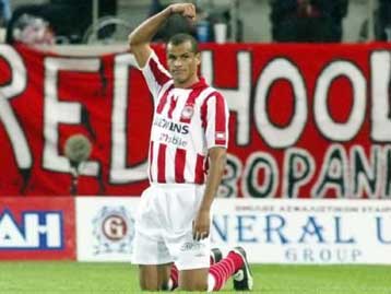 «Σάμπα» με Ζιοβάνι, Ριβάλντο, ο Ολυμπιακός 3-0 τον ΟΦΗ-Ο ΠΑΟ 1-0 την Καλλιθέα