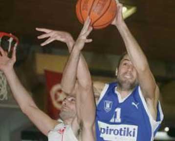 Πρώτη ήττα της Νήαρ Ηστ, ευκαιρία για τον Κολοσσό να την «πιάσει» στην κορυφή