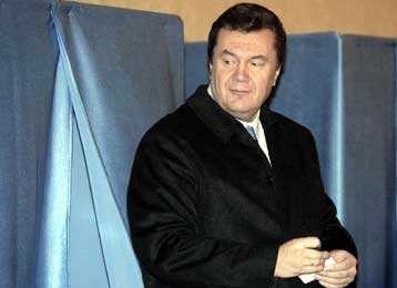 Προεδρική αναμέτρηση στο νήμα για την Ουκρανία με το δίλημμα Ρωσία ή Δύση