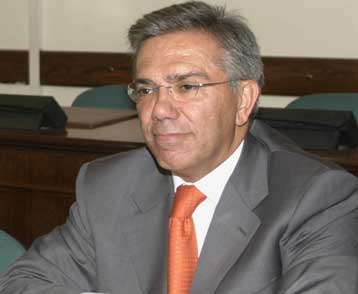 Οι σχέσεις καλής γειτονίας κριτήριο για την Τουρκία, τονίζει ο Γ.Βαληνάκης