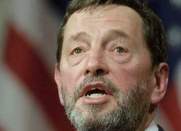 Σε επιβολή σκληρότερης αντιτρομοκρατικής νομοθεσίας προσανατολίζεται η Βρετανία