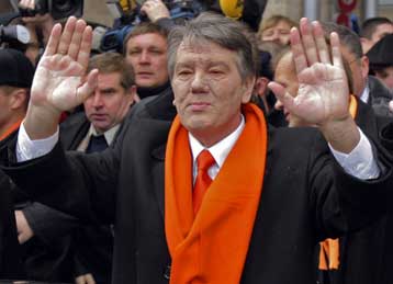 Ο φιλοδυτικός Βίκτορ Γιουστσένκο αναδεικνύεται νέος πρόεδρος της Ουκρανίας