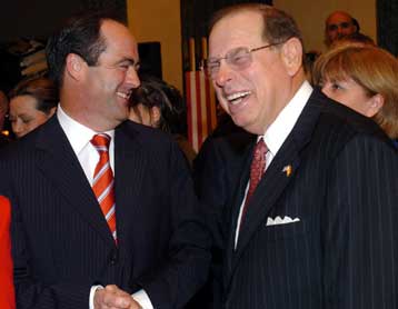 Ο Θαπατέρο δεν καταλαβαίνει ακόμα τις ΗΠΑ, λέει ο Αμερικανός πρεσβευτής στη Μαδρίτη