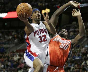 Δύσκολη νίκη, με πολλές απουσίες, για τους Πίστονς κόντρα στους Σάρλοτ Μπόμπκατς