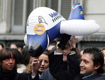 «Προσγείωση» στη χρεωκοπία για μια ακόμα αεροπορική εταιρεία χαμηλού κόστους