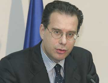 Η Αλβανία δεν θα αναγνωρίσει την ΠΓΔΜ ως «Δημοκρατία της Μακεδονίας»