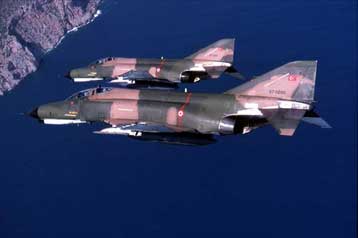 «Συνηθισμένη δραστηριότητα» κατά τους Τούρκους στρατηγούς οι παραβιάσεις στο Αιγαίο