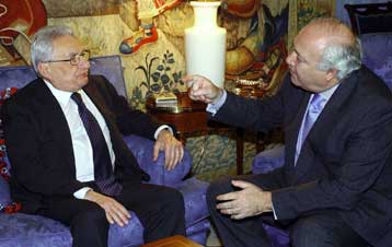 Διπλωματικές επαφές Ελλάδας και ΠΓΔΜ για το θέμα της ονομασίας