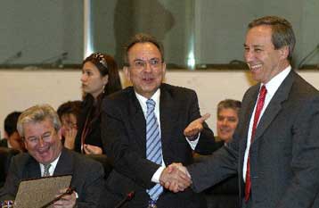 «Πολύ κακό για το τίποτα» ο αναπτυξιακός νόμος κατά το ΠΑΣΟΚ – Αντιδρούν και ΚΚΕ, ΣΥΝ