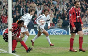 «Κινδυνεύει» η Ρεάλ, «σφράγισαν» την πρόκρισή τους Μάντσεστερ και Μπάγερν