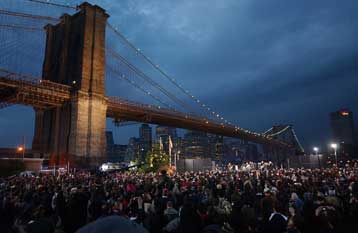 Συναυλίες – έκπληξη των U2 στη Νέα Υόρκη με αφορμή την κυκλοφορία του νέου άλμπουμ