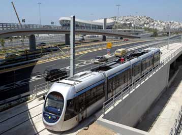 Δυσλειτουργία στο τραμ καταγγέλλει ο Χρίστος Βερελής