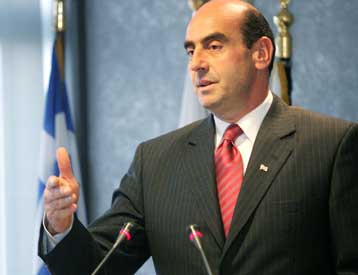 Με επικεφαλής τον Μίκη εκστρατεία κατά της παράνομης οπλοφορίας στην Κρήτη