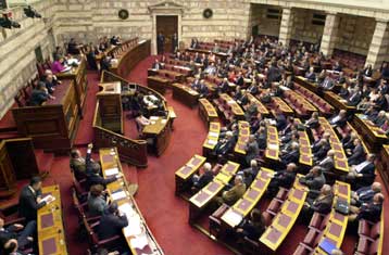 Η ενδοοικογενειακή βία στο στόχαστρο σχεδίου νόμου 11 βουλευτών