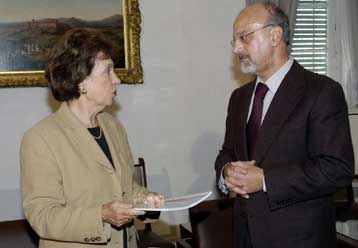 Στη Βουλή η έκθεση του Ελεγκτικού Συνεδρίου επί του απολογισμού εσόδων-εξόδων 2003