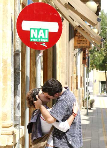 Ηχηρό «evet», συντριπτικό «όχι» από την ευρωπαία Κύπρο